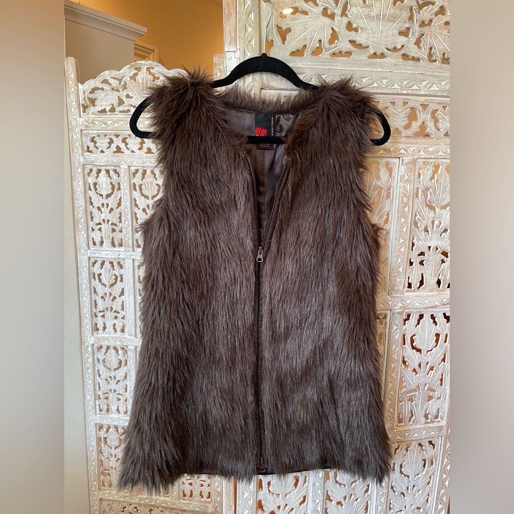 DEBBIE SHUCHAT faux fur zipper vest